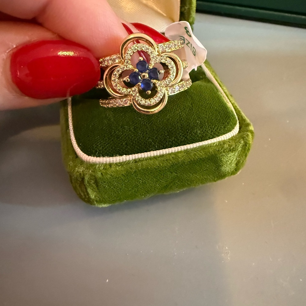 Bomb Party September Ring Sapphire Gold Clover Laced in Lighting 8